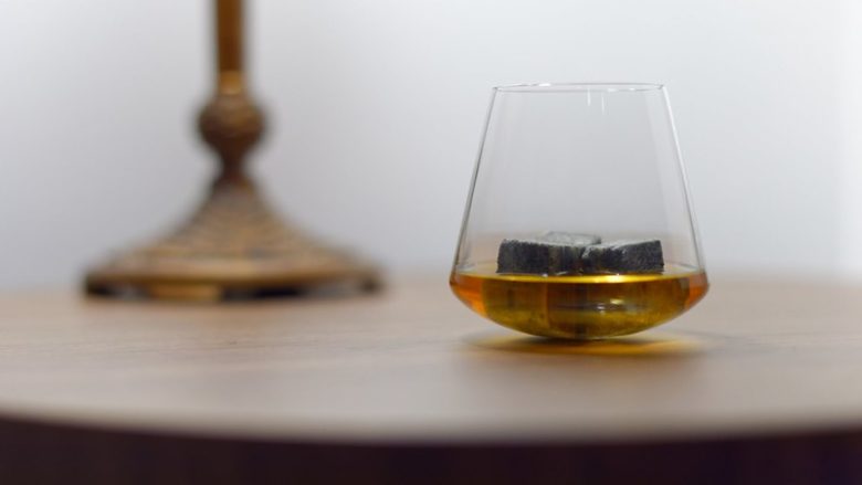 エドラダワー 飲み方 ストレート